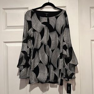 Alfani Black and White double bell sleeve Blouse Sz S